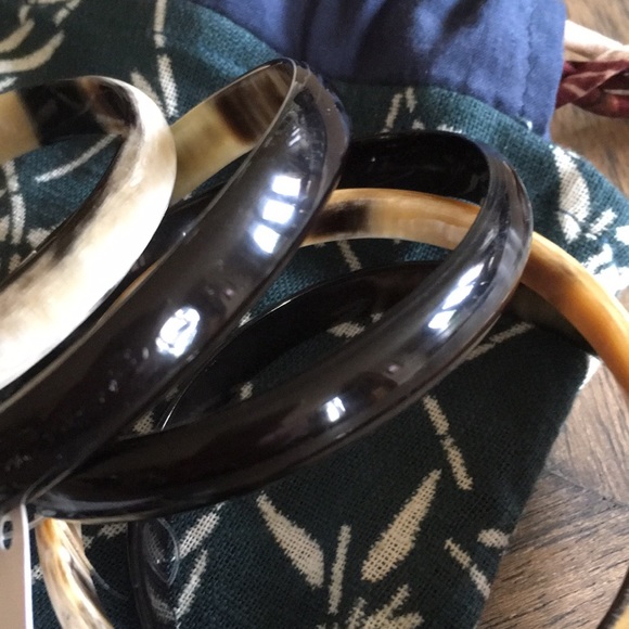 NWT Horn Bracelet set - Picture 5 of 8